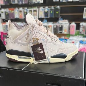 Nike Women's Air Sneakers - Cream and Black